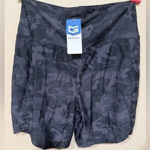NWT Small Gradual men's black camouflage athletic short